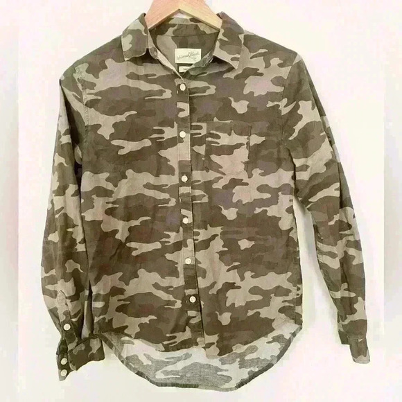 Universal Thread Tops - Universal Thread Goods XS Camden Shirt Camo Camouflage Olive Green Long Sleeve